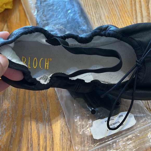 BLOCH - New Ballet Slippers 🩰🎶 - Picture 3 of 3